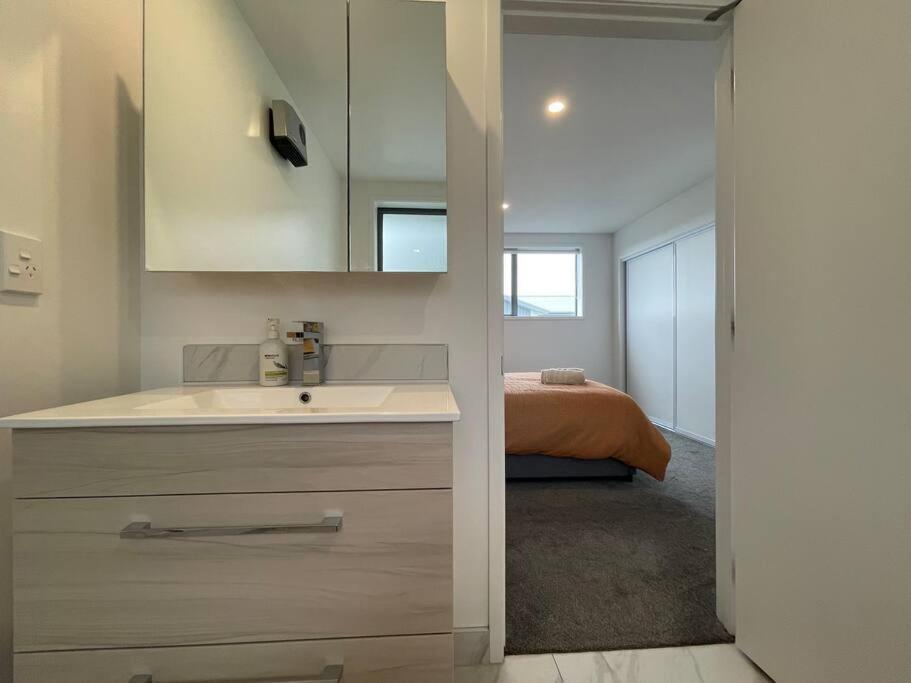 Parkside Retreat - 3 Beds -Sleeps 6 Near Westfield Villa Christchurch Eksteriør bilde